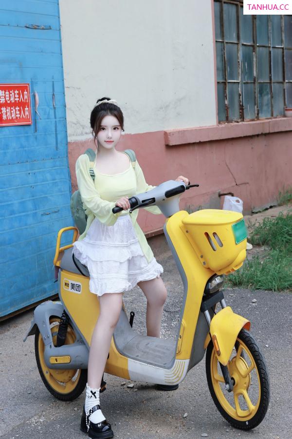   [XiuRen]高清写真图 2024.08.16 No.9024 小薯条nienie 美乳性感第31张图片